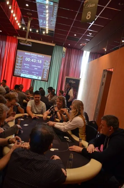 Tafel 8 | 2016/07 - Utrecht Poker Series - €700 NLHE Main Event 